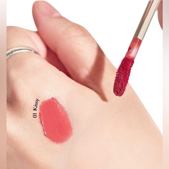 BNIB Foggy Blur Tint Lip Stain - Kissy - Picture 3 of 4